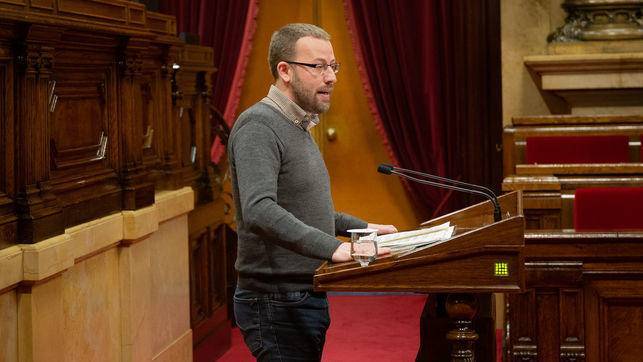 El pleno del Parlament declara "antidemocrática y antisocial" la Constitución 3 El pleno del Parlament declara "antidemocrática y antisocial" la Constitución 3
