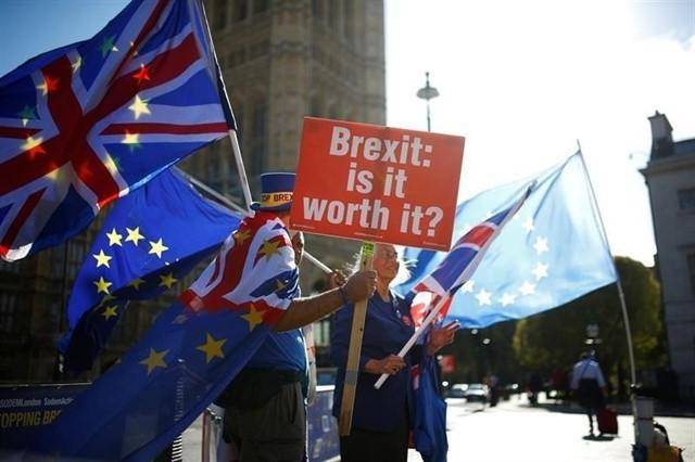 Ministro de Irlanda avisa de que un nuevo plan de Brexit obligaría a Londres a extender su plazo de salida de la UE 3