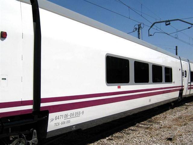 El director general de Renfe revisará protocolos y dotará a los trenes con mecánicos tras la avería del tren Badajoz-Madrid de este martes 3