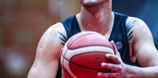 Oscar vuelve a emocionar en la NBA y en Brasil image