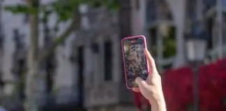 Quevedo sorprende y el vídeo con Évole genera debate image