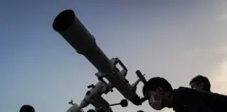 Descubre cómo tu móvil puede ayudarte a identificar estrellas y constelaciones en el cielo