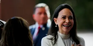 María Corina Machado clama por una Venezuela libre y revela el peso de la esperanza en su pueblo.