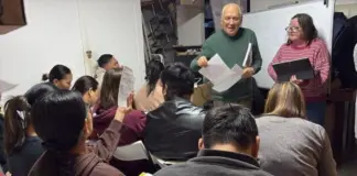Illa y Òmnium: una alianza sorprendente para impulsar el catalán en las iglesias evangélicas y comunidades religiosas