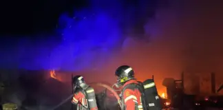 Desvelamos las claves del arduo trabajo de los bomberos para sofocar el incendio en Fuenlabrada