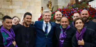 Alfonso Rueda: Tradición y Relax en Semana Santa antes del Debate que Definirá Galicia