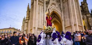 San Sebastián revive la Semana Santa con un fervor inédito tras seis décadas