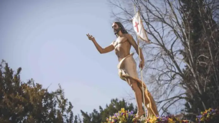 elperiodico-digital-69d210d5ce9df.r_d.315-242-0.jpeg El Impactante Encuentro: La Procesión del Domingo de Resurrección en Cuenca que No Te Puedes Perder