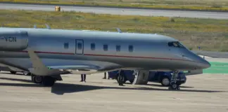 El Rey Juan Carlos regresa a Sevilla para disfrutar de la Maestranza con la Infanta Elena y sus nietos