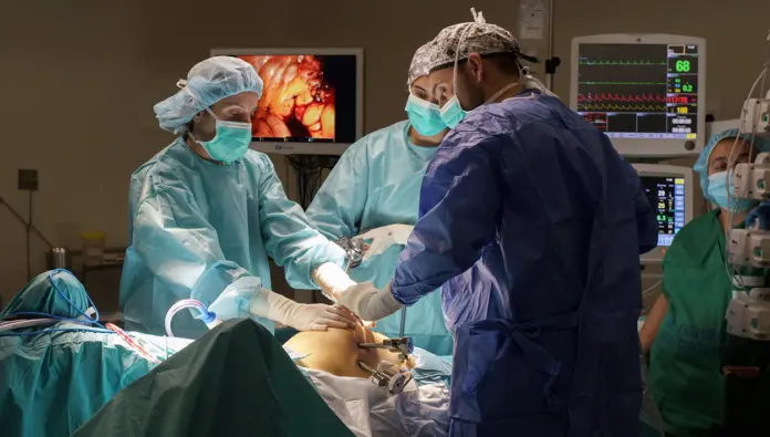 Operación de urología con el robot Da Vinci en el hospital El Bierzo de Ponferrada