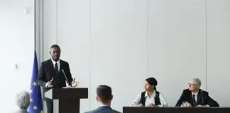 Sentencia tribunal europeo interinos y el aviso clave image
