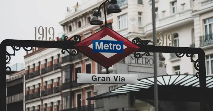 Linea 7 metro madrid sigue cortada y causa retrasos image