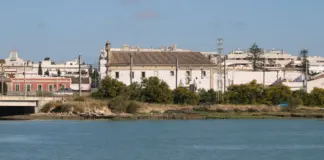 Rio Guadalete sigue en alerta y marca la noche en Jerez image