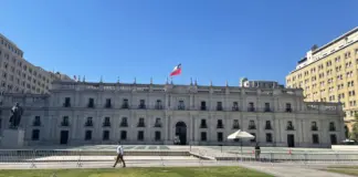 Santiago Abascal marca el pulso con Feijóo image