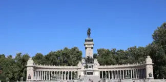 Alfonso Fernández Mañueco acelera su nuevo pulso político image