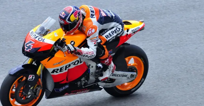 DAZN y Marc Márquez alimentan la gran duda en MotoGP image