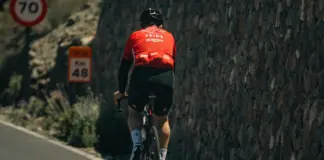 jake hall muere en Mallorca y genera impacto image