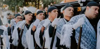 Aljaraque vive un adiós que une a todo el pueblo image