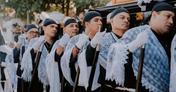 Aljaraque vive un adiós que une a todo el pueblo Aljaraque vive un adiós que une a todo el pueblo image