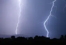 Ciudad Real rayo deja daños y alarma en una vivienda Ciudad Real rayo deja daños y alarma en una vivienda image