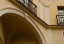 Cuqui Fierro y el palacete que todos miran image