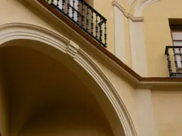 Cuqui Fierro y el palacete que todos miran image