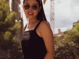 Laura Escanes y la familia que casi no muestra image