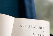 Leila Guerriero y el valor de narrar sin adornos Leila Guerriero y el valor de narrar sin adornos image