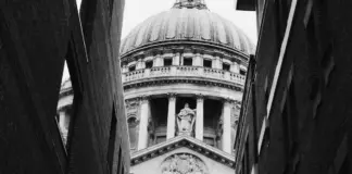 Unión Europea y Londres agitan la política británica image