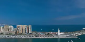malaga almeria en la batalla del ascenso image