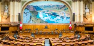 the objective y el pulso oculto del PSOE image
