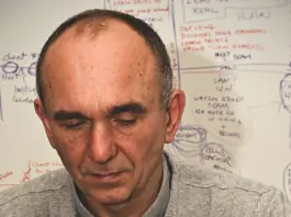 La increíble historia de Peter Molyneux: de vender judías a crear videojuegos