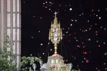 «El poder de la caridad: reflexiones de Mons. Mario Iceta»