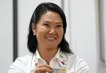 Fujimori lidera con ligera ventaja en elecciones de Perú