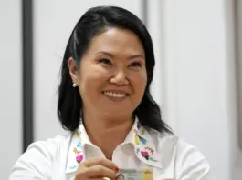 Fujimori lidera con ligera ventaja en elecciones de Perú