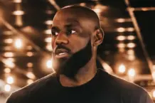 LeBron James sorprende con sus habilidades fuera de la cancha