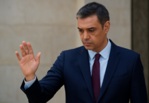 Pedro Sánchez evade opinar sobre las joyas de Zapatero: «Eso pregúntenle a él»