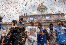 Una pareja se casa en medio de la celebración de los campeones de la NBA