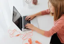 Noruega prohíbe inteligencia artificial en escuelas