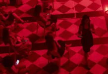 Sexo, música y tecnología: clausura impactante del evento +D