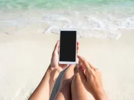 Descubre cómo reservar tu sombrilla desde el móvil en las ‘playas inteligentes’ de España