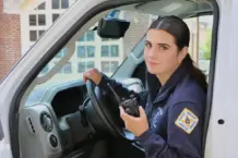 Descubre a Simone Kelly, la heroína que rescata a fans de los Knicks y recibe ofertas de empleo