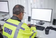 Agente de policía investigado por pruebas falsas con IA: ¿Nueva era del crimen tecnológico?