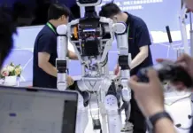 China planea llenar hogares con millones de robots_AI futuristas
