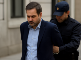 El juez ordena arrestar a Mouliaá por faltar a la querella de Errejón