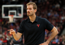 El exjugador brasileño Tiago Splitter se convierte en entrenador estrella de los Chicago Bulls