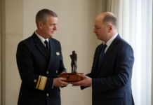 Almirante Rodríguez Garat recibe premio defensa en El Debate
