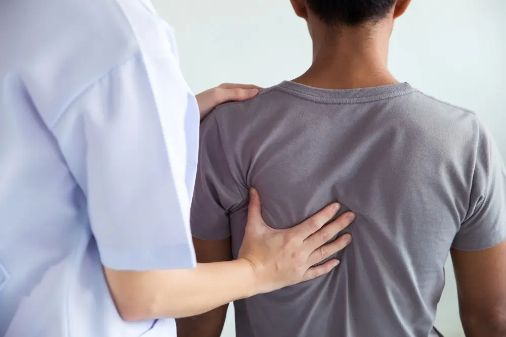 Tratamiento de fisioterapia de espalda en una clínica de Fuengirola