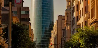 Iberdrola gana músculo y frena la fuga de clientes image