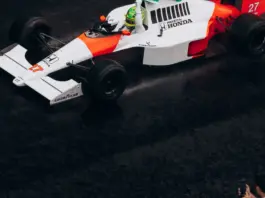 Lewis Hamilton busca reacción en Barcelona y emociona Lewis Hamilton busca reacción en Barcelona y emociona image